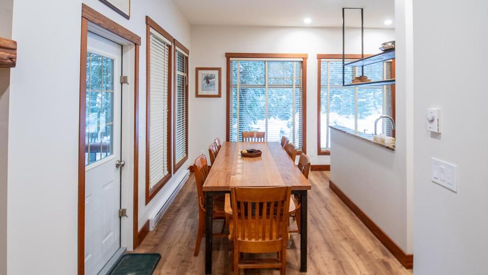 Snow Creek Lodge By Fernie Lodging Co Eksteriør billede